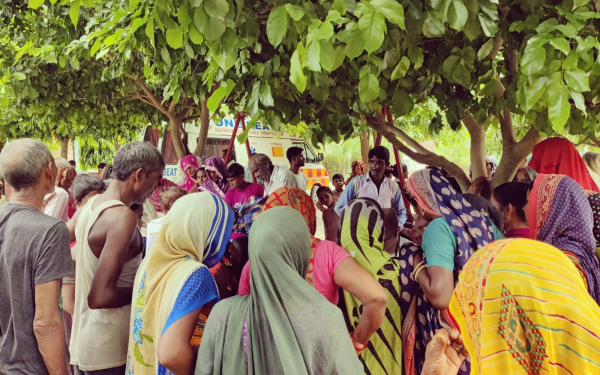 One-Beat conducted Food Distribution and Medical Checkup Camp on the banks of Sharda river